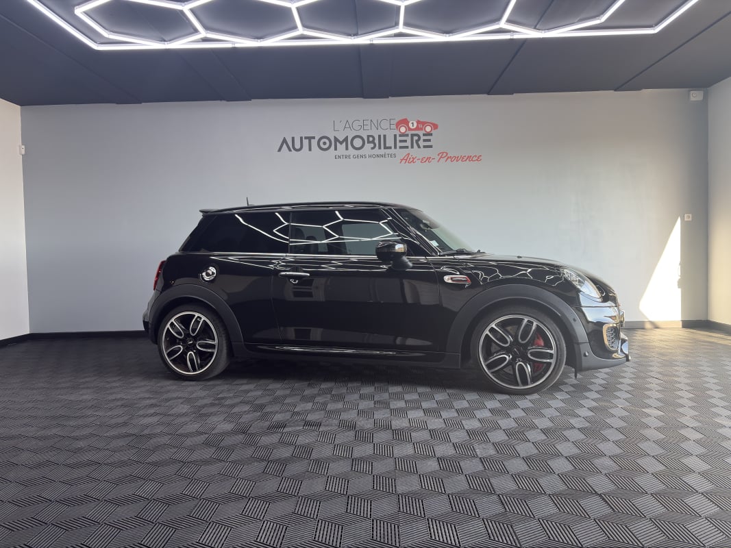 Mini Mini JCW 2.0 BVA8 231 Ch - HARMAN KARDON - TOIT OUVRANT - AFFICHAGE TETE HAUTE - GARANTIE 6 MOIS — 2