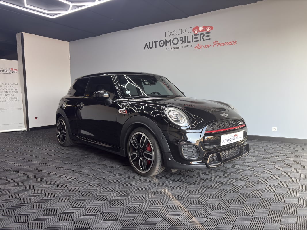 Mini Mini JCW 2.0 BVA8 231 Ch - HARMAN KARDON - TOIT OUVRANT - AFFICHAGE TETE HAUTE - GARANTIE 6 MOIS