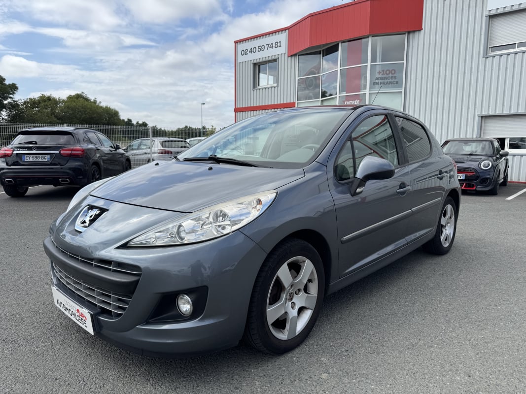 Peugeot 207 II 1.6 VTI 120 5 PORTES BVA FELINE | ATTELAGE | CHAINE DE DISTRI | GARANTIE 12 MOIS — 1