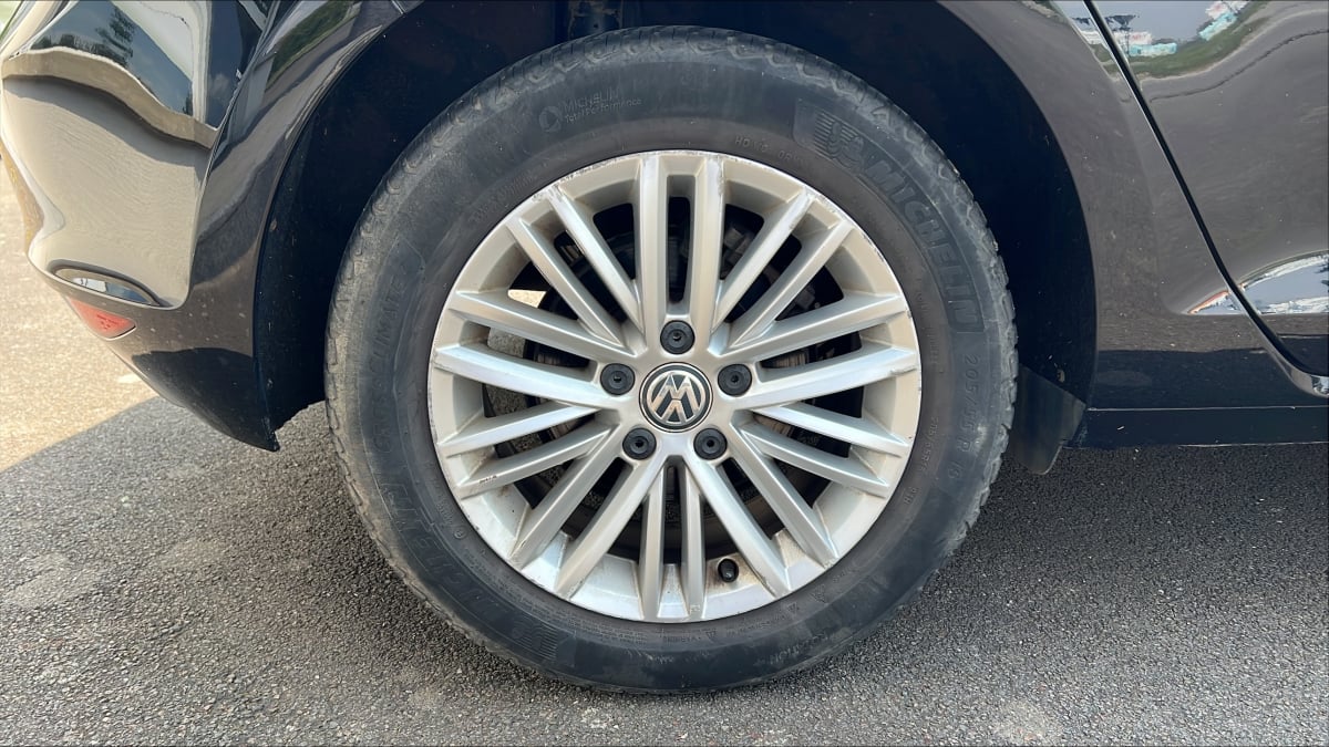 Volkswagen Golf 1.2 TSI 105 BLUEMOTION CUP DSG BVA — 40