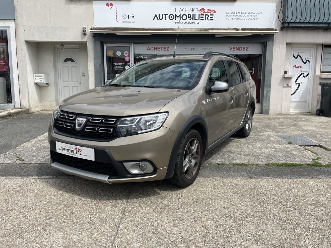 Dacia Logan MCV TCE 90cv Stepway - Attelage — 1
