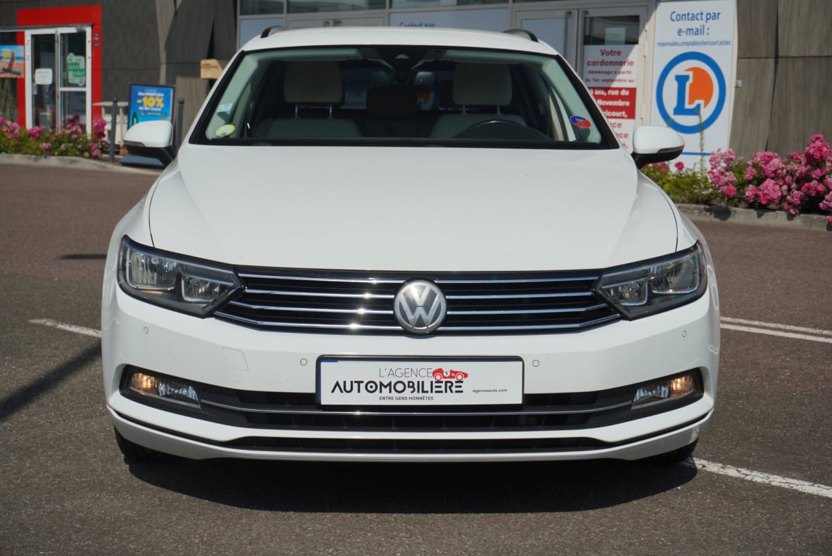 Volkswagen Passat SW 2.0 TDI 150 ch DSG6 Confortline Business Attelage — 2