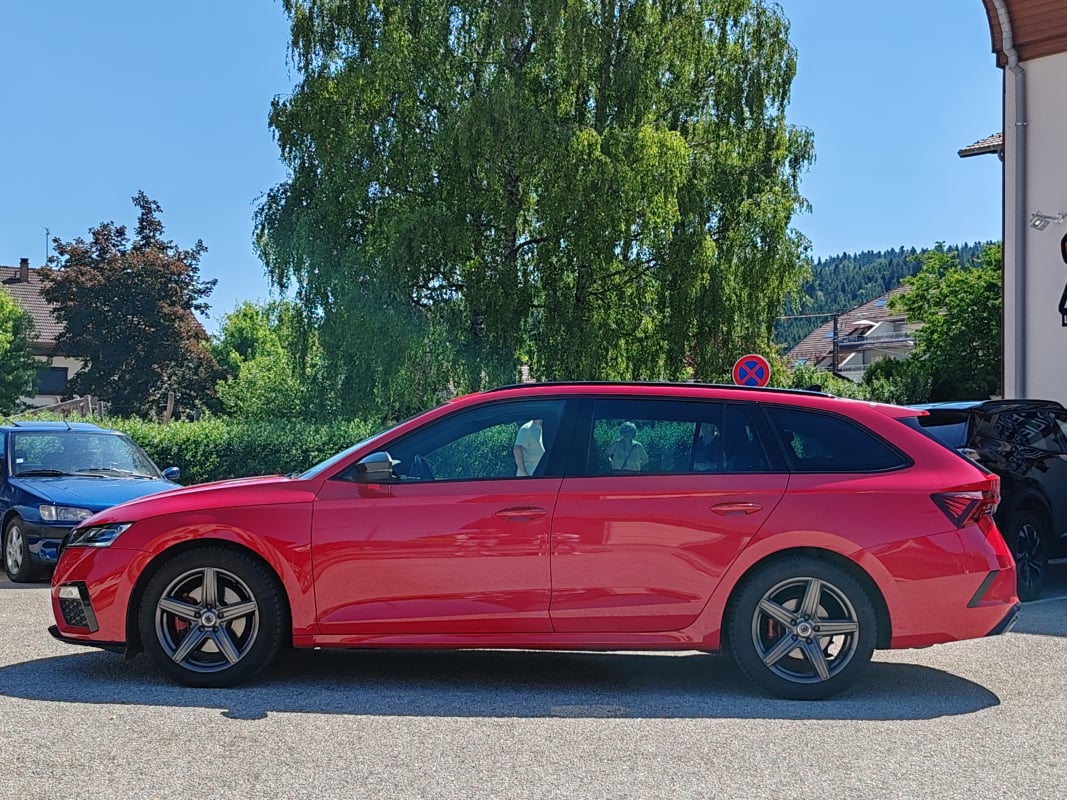Skoda Octavia Combi Combi RS 2.0 TDi 16V DSG7 200 cv — 2