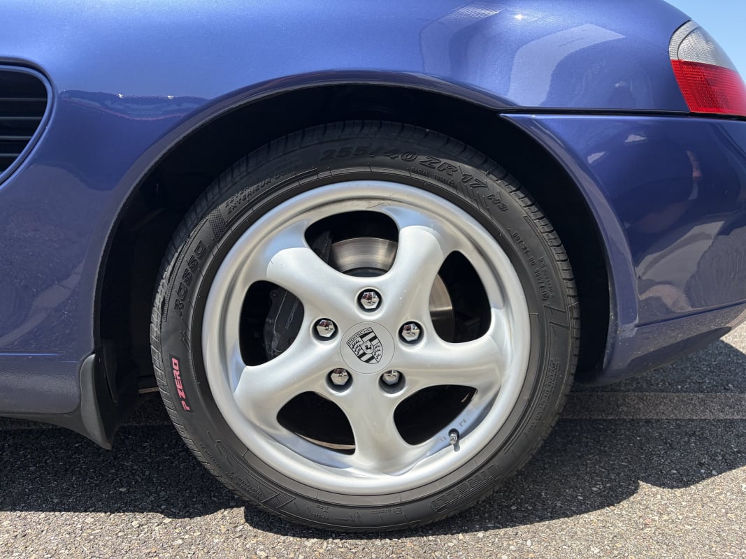 Porsche Porsche Boxster TYPE 986 2.5 204 — 37