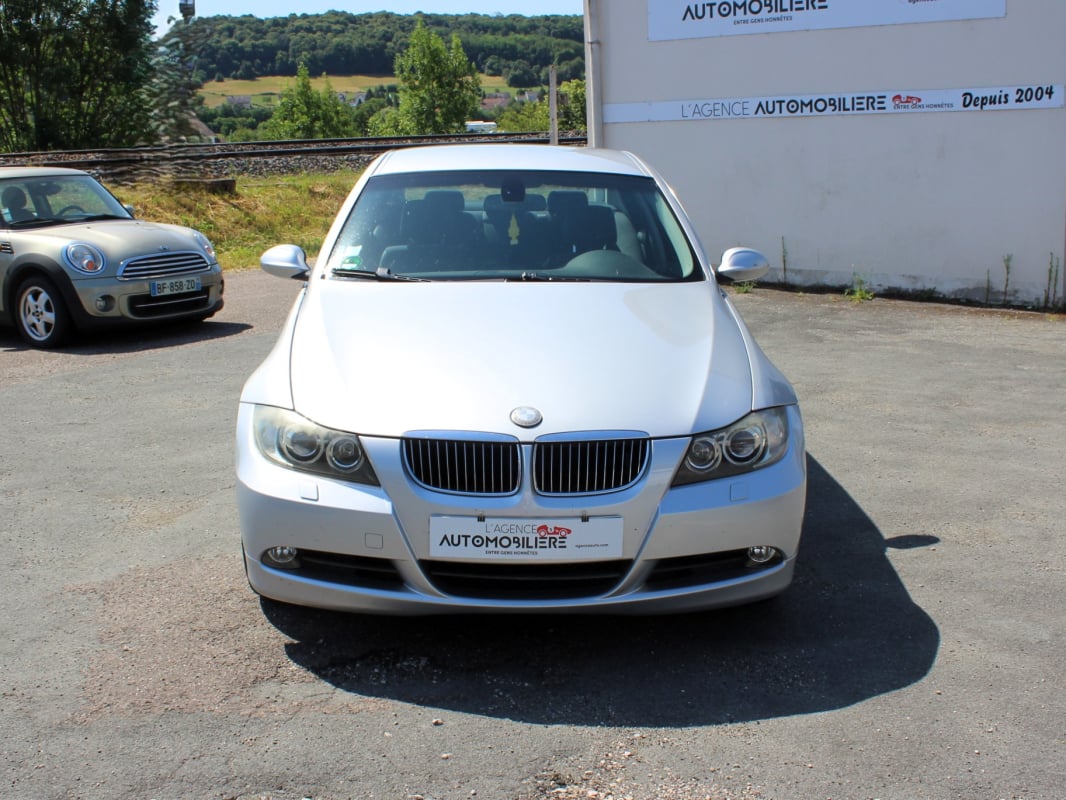 BMW Série 3 E90 325i 218 CH — 2