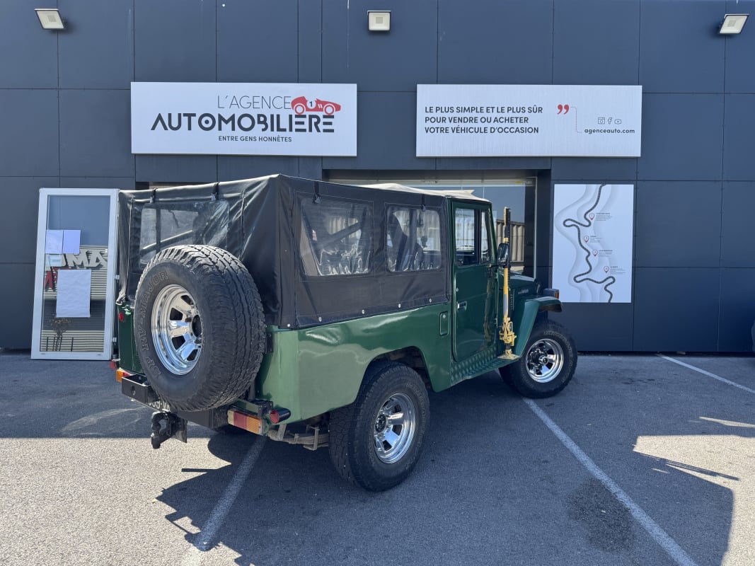 Toyota Land Cruiser BJ 43 équipé en 46 — 2