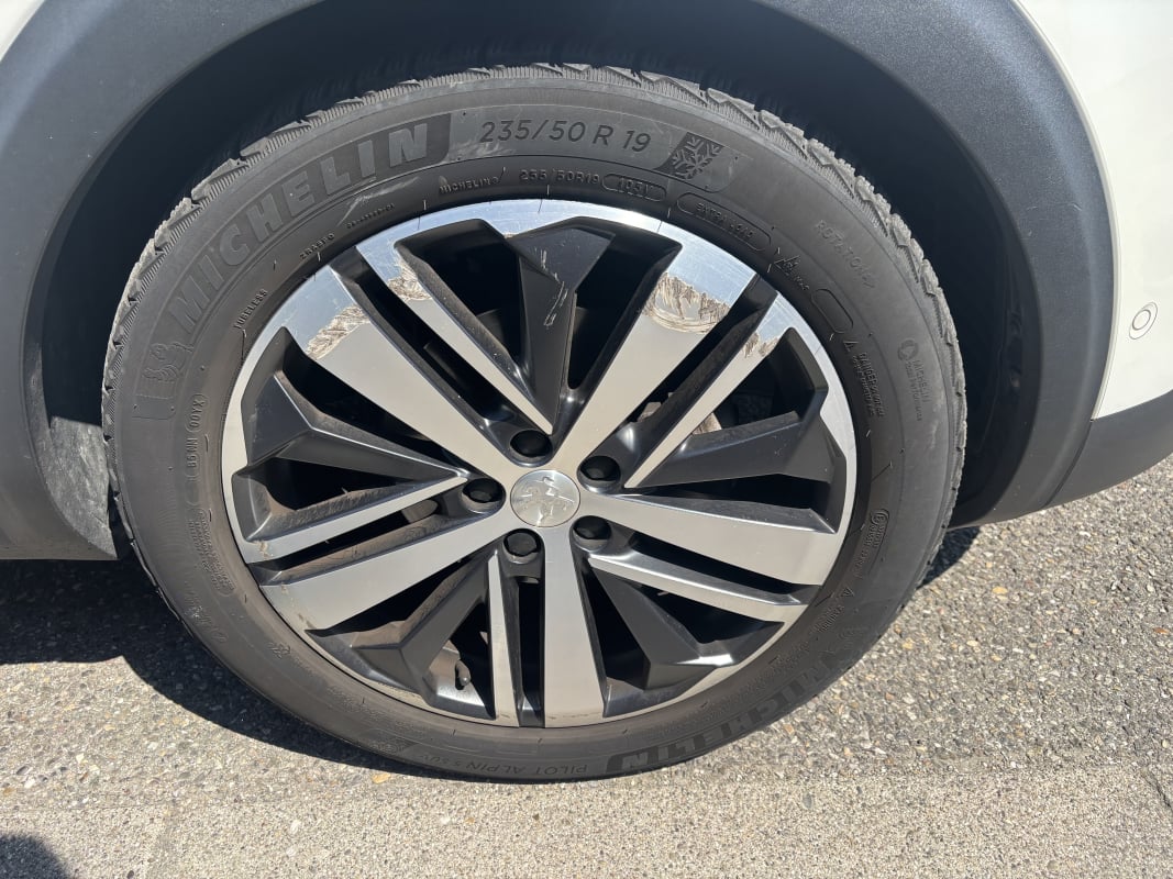 Peugeot 3008 2.0 BLUEHDI 180 S&S GT — 18