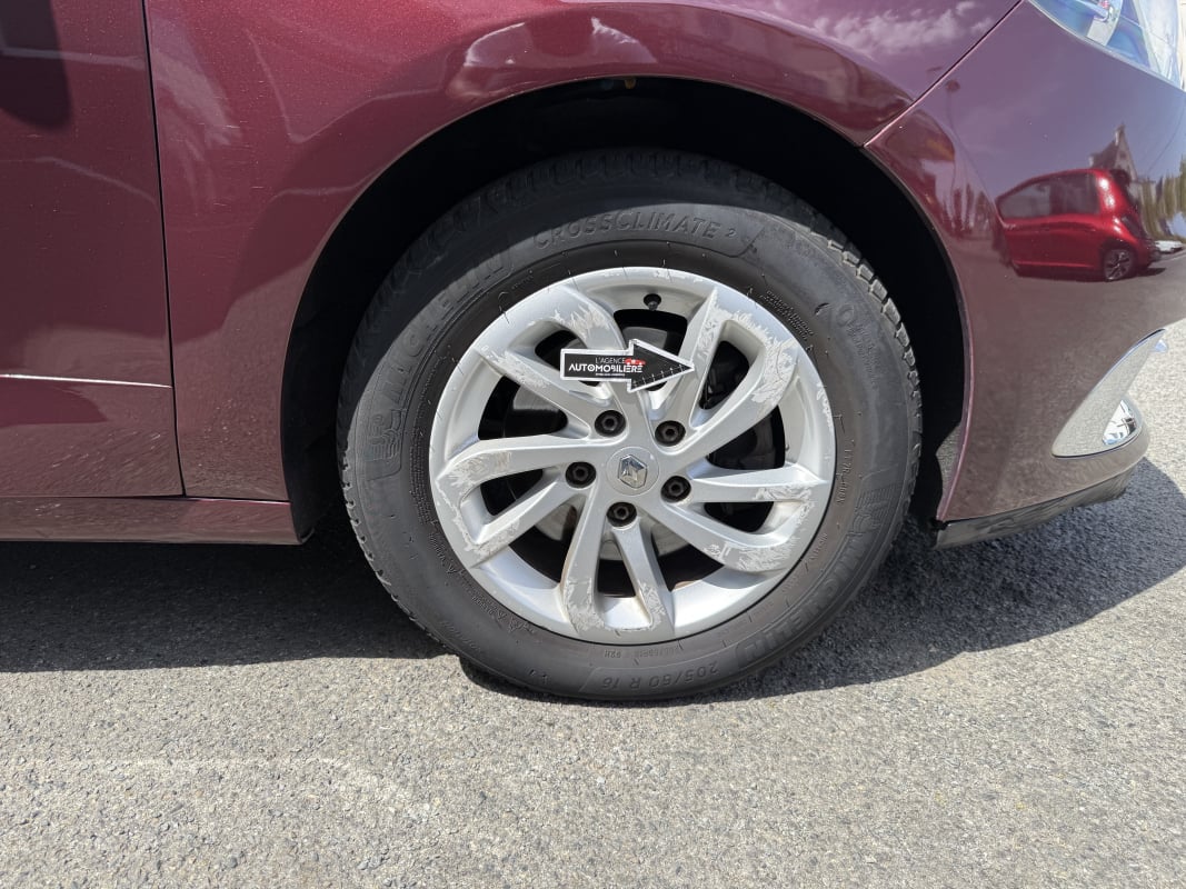 Renault Scenic 1.5 DCI 110ch DYNAMIQUE EDC BVA7 — 33