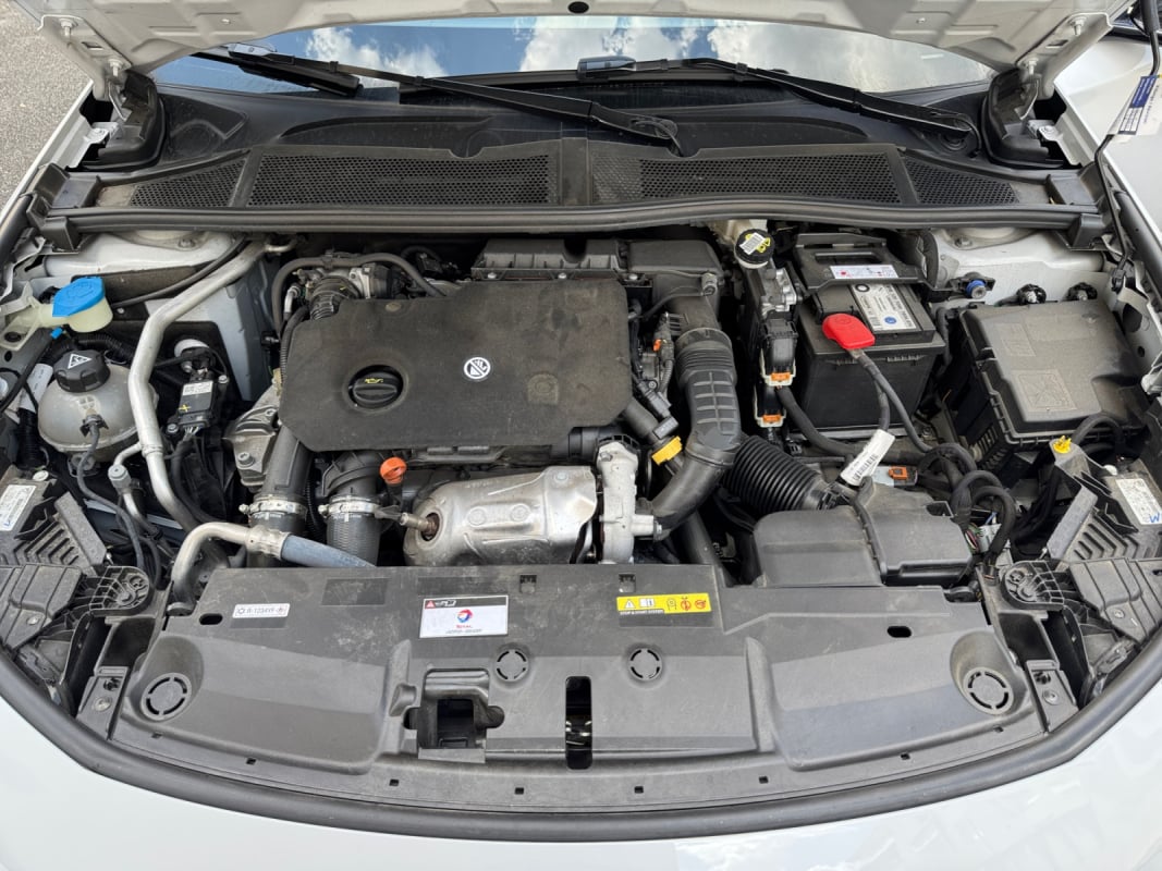 Peugeot 308 1.5 BlueHDi 130ch Allure Pack EAT8 — 24