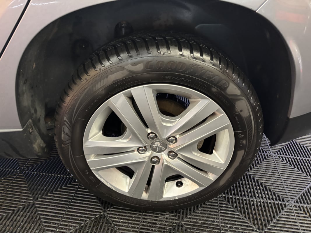 Peugeot 2008 STYLE PURE TECH 82 ch — 24