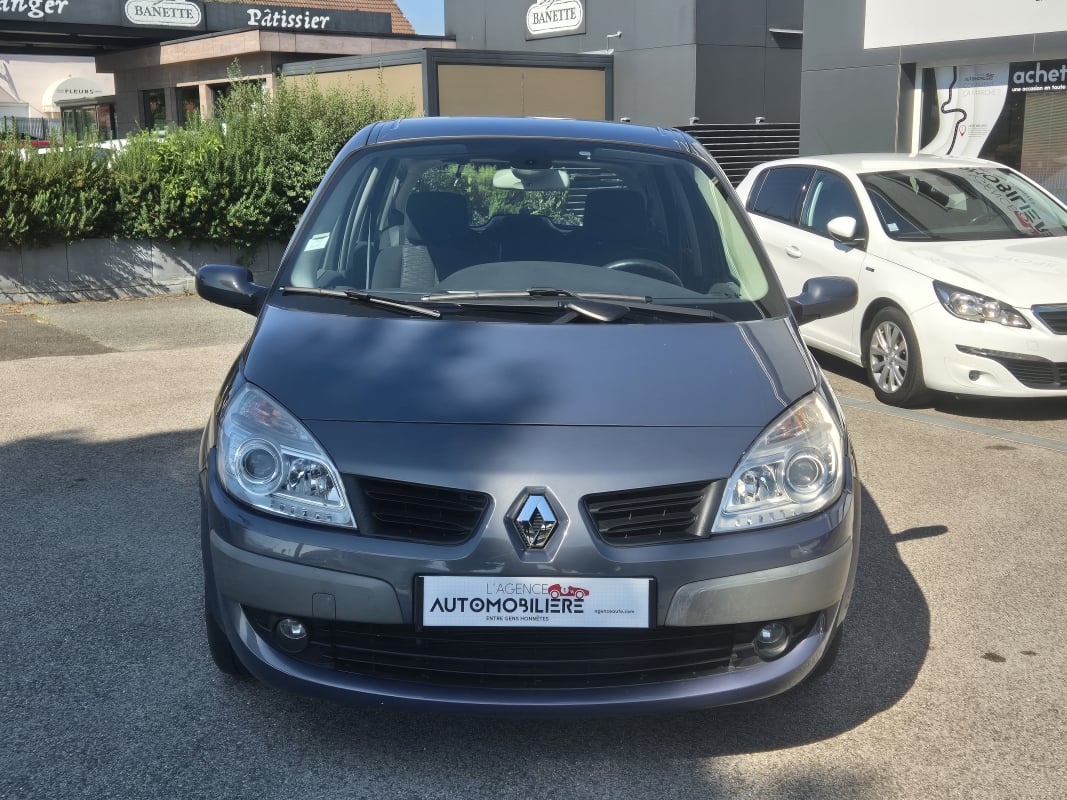 Renault Scenic 1.6 16V 110 CV Boîte auto Privilège - 110000 kms - — 2
