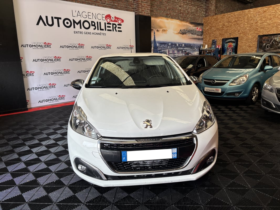 Peugeot 208 1.6 Blue HDI Allure Business 100CH — 2