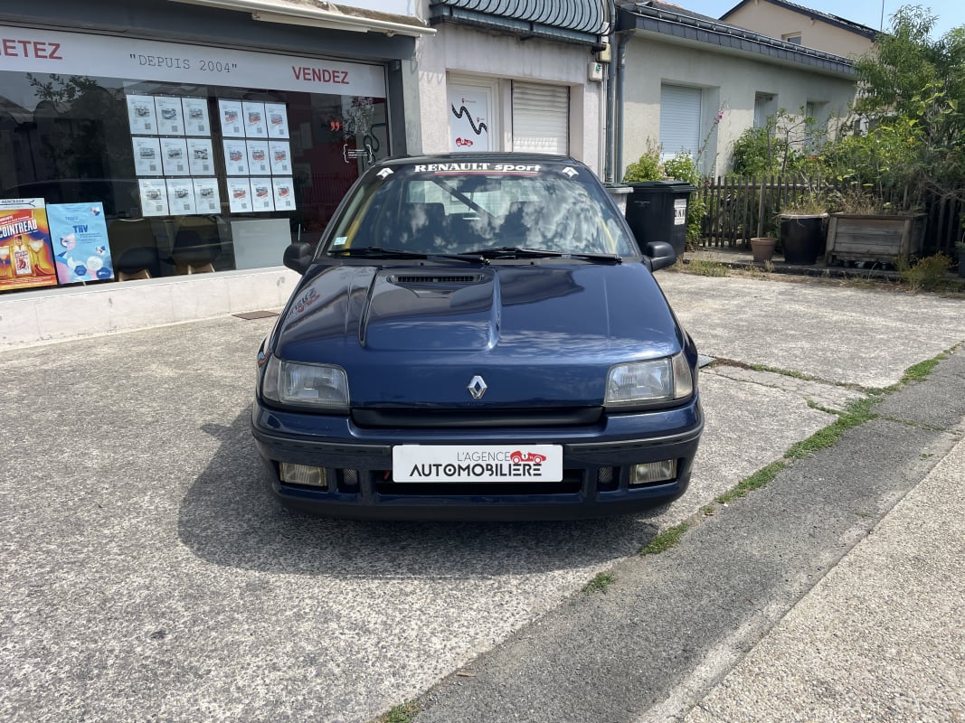 Renault Clio 16S 1.8 i 140 cv - Distribution à jour — 2