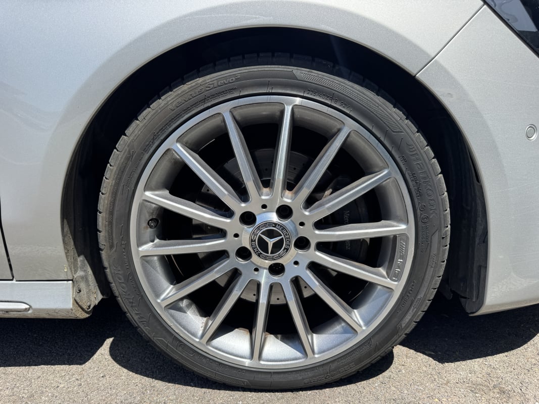 Mercedes-Benz Classe CLA Shooting Brake 220 d Fascination AMG Line 7G-DCT — 35