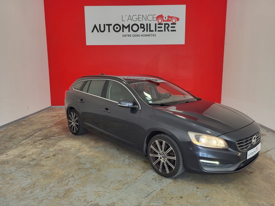 Volvo V60 VOLVO V60 (2) D3 136 MOMENTUM BUSINESS-3ÈME MAIN