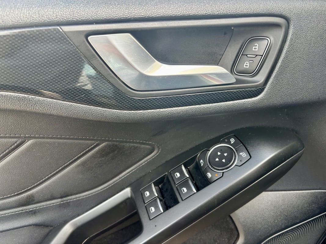 Ford Focus IV 1.0 SCTi 12V EcoBoost 125 ch ST LINE — 32