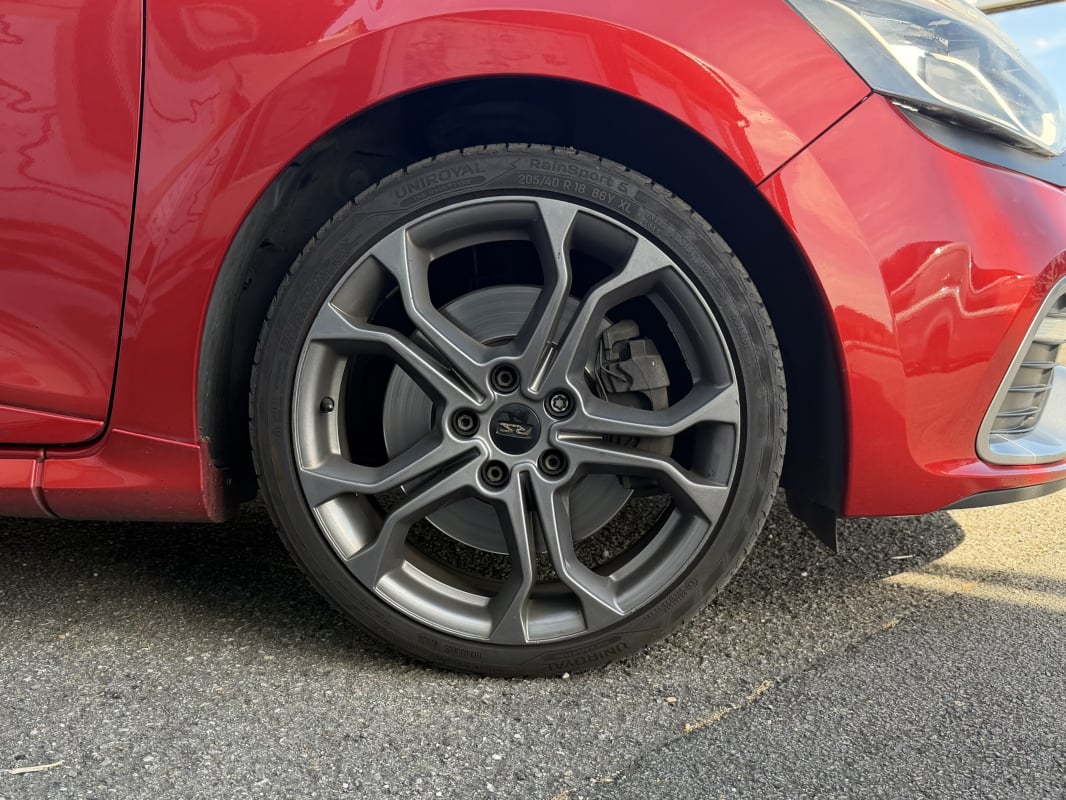 Renault Clio IV 1.6 Turbo 200 RS EDC — 36