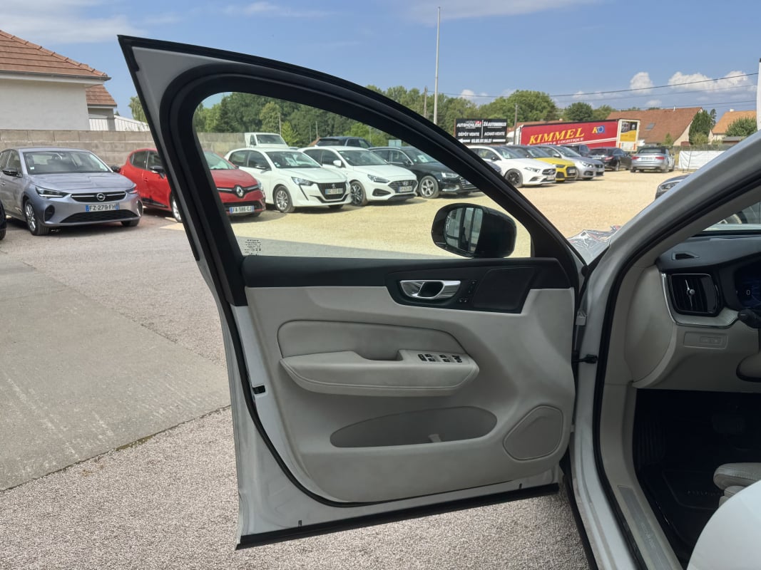 Volvo XC60 T6 AWD HYBRIDE - 253ch + 145ch ULTIMATE STYLE DARK — 27