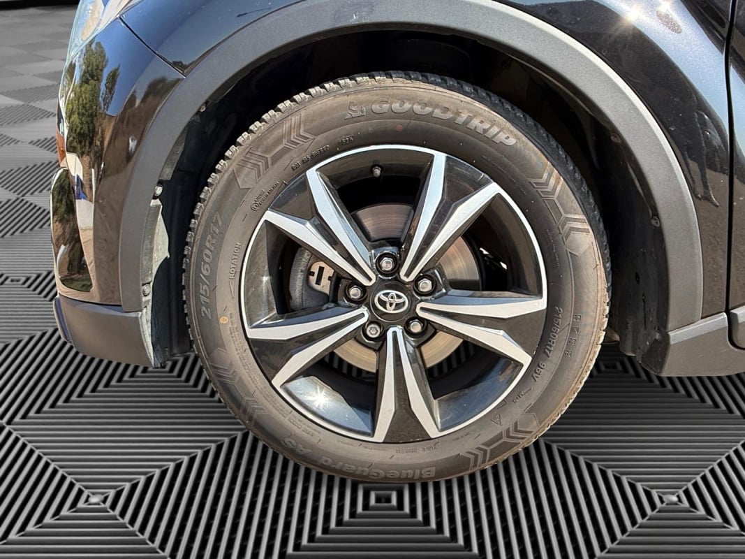 Toyota C-HR 1.8 HSD 122H 100 FULL-HYBRID DESIGN 4X2 E-CVT BVA — 17
