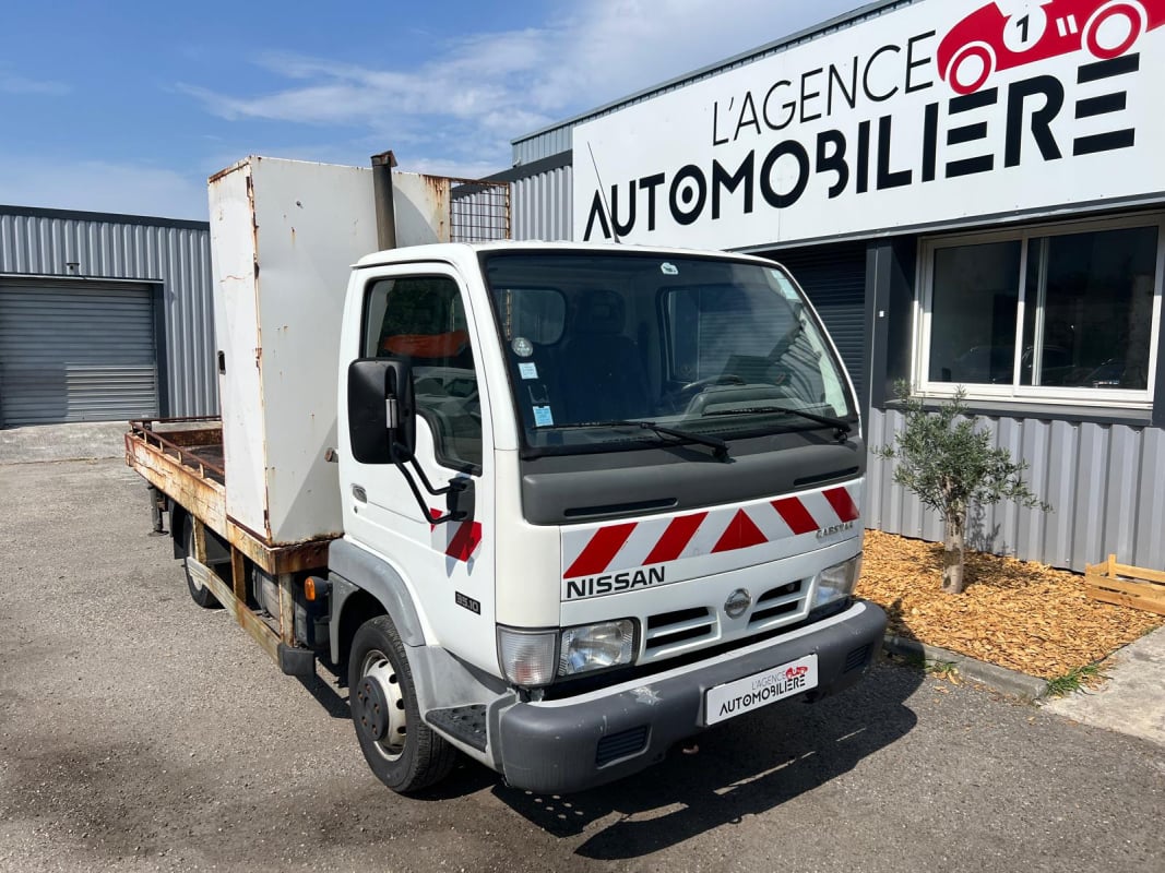 Nissan Cabstar 35.10 3.0l 105ch Plateau Coffre Grue — 1