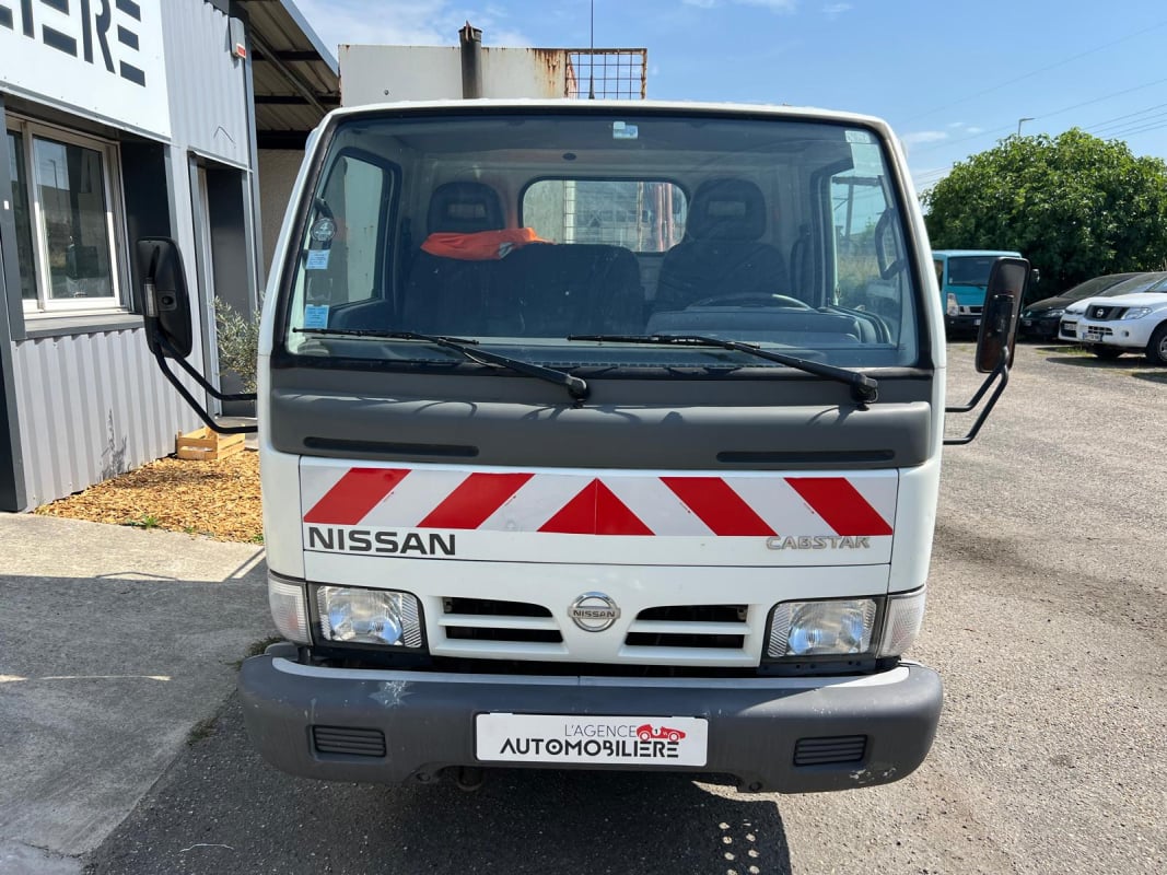Nissan Cabstar 35.10 3.0l 105ch Plateau Coffre Grue — 2