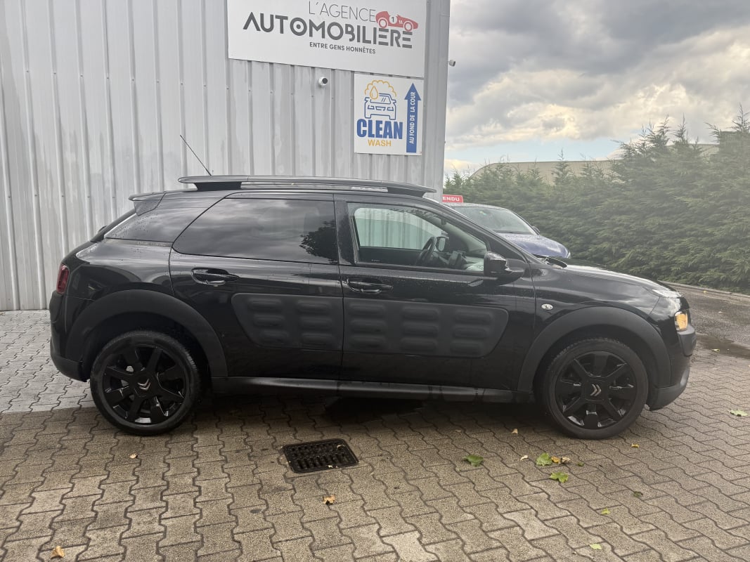Citroen C4 Cactus 1.2L THP 110 CV 12V TURBO S&S SHINE — 2