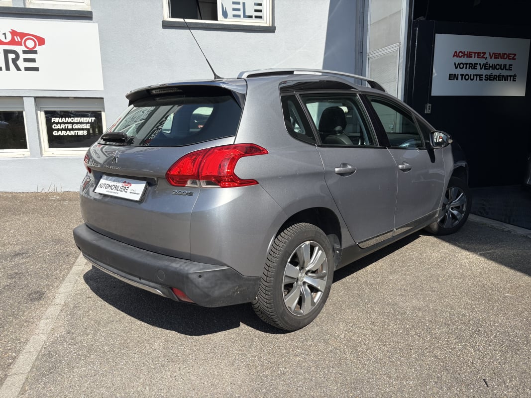 Peugeot 2008 1.2 Puretech 110 Allure Climatisation automatique - GPS - Bluetooth — 2