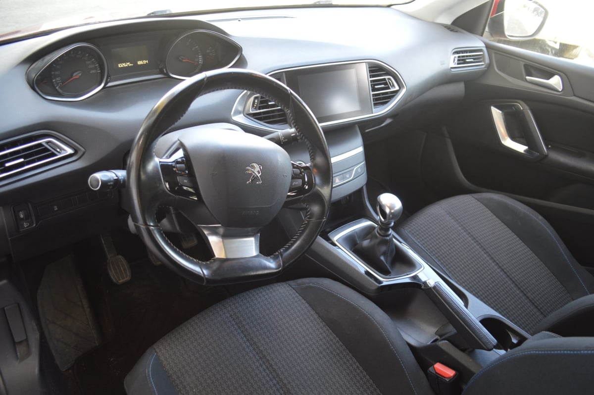 Peugeot 308 308 1.2 PureTech 130ch — 16