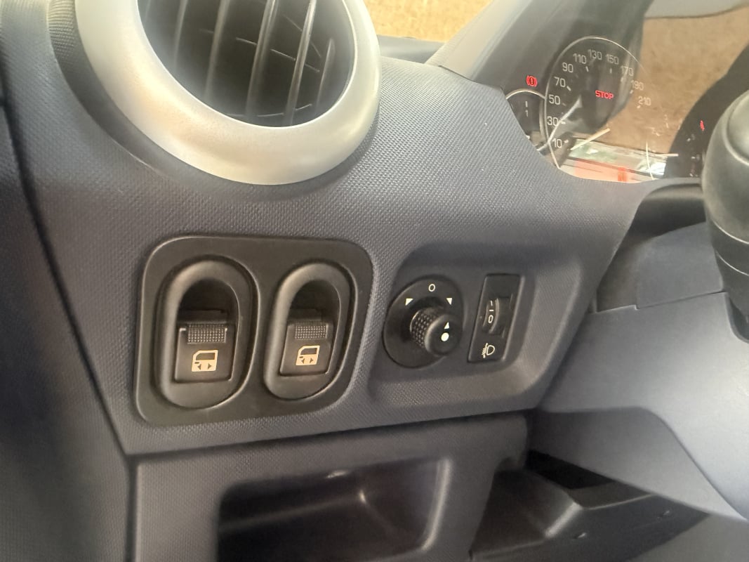 Peugeot 1007 1.6 110 ROXY 2-TRONIC — 21