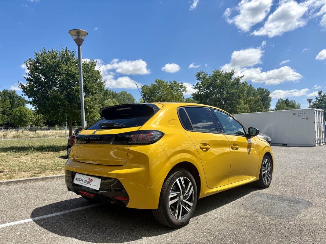 Peugeot 208 II (P21) 1.2 12V S&S 100 cv - FAIBLE KILOMÉTRAGE — 2