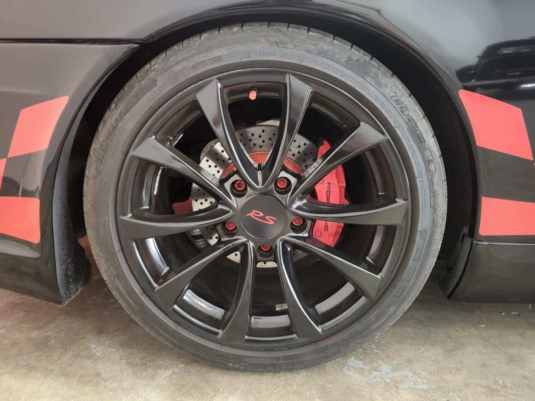 Porsche 911 (996) PORSCHE 911 (996) 3.4 CARRERA — 30