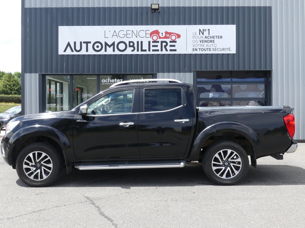 Nissan Navara Navara (D23) 2.3 dCi 16V Double Cab 4WD 190 cv Boîte auto — 2