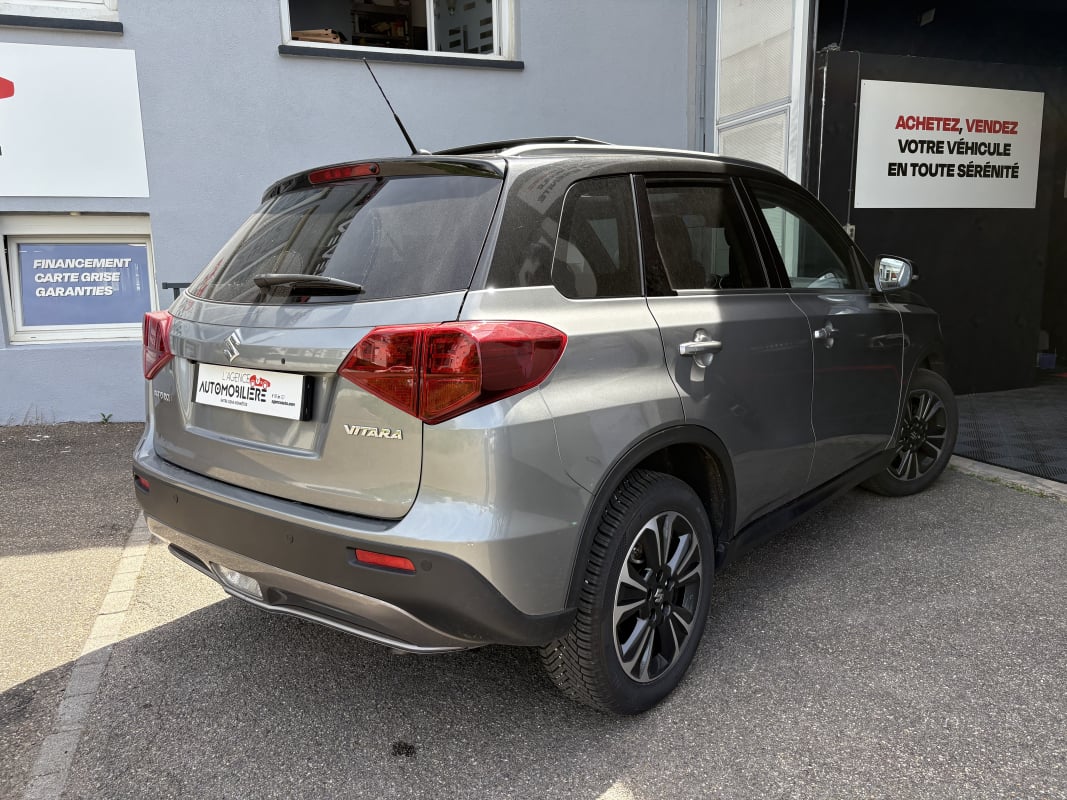 Suzuki Vitara 1.4 BOOSTERJET 140 Style Auto Toit ouvrant - Sièges chauffants - Caméra de recul — 2