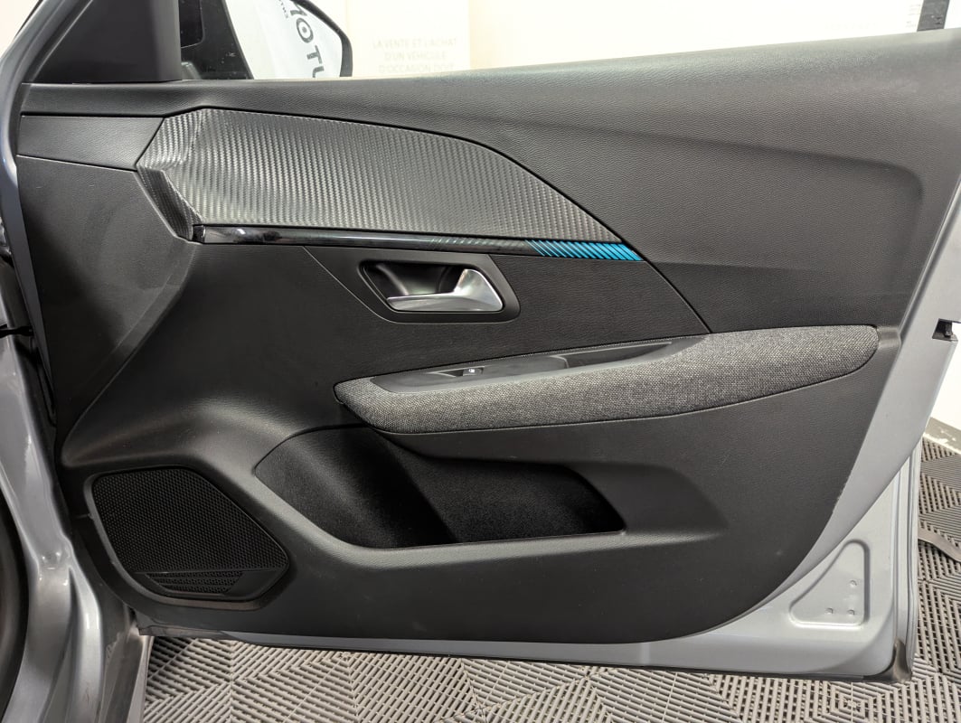 Peugeot 208 II 1.2 PURETECH 100 S&S STYLE EAT8 — 29