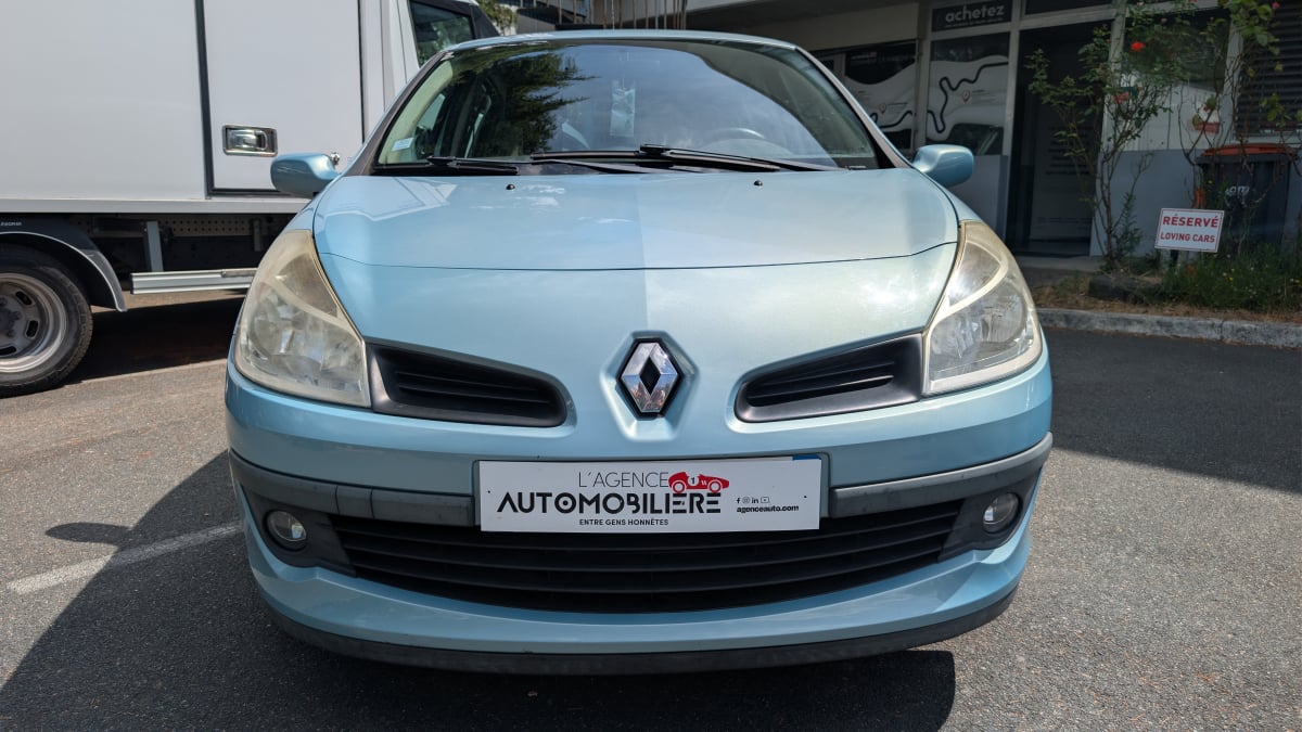 Renault Clio III 5 Portes 1.5 dCi 86 cv — 2