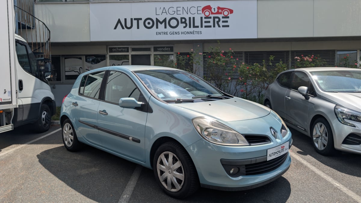 Renault Clio III 5 Portes 1.5 dCi 86 cv — 1