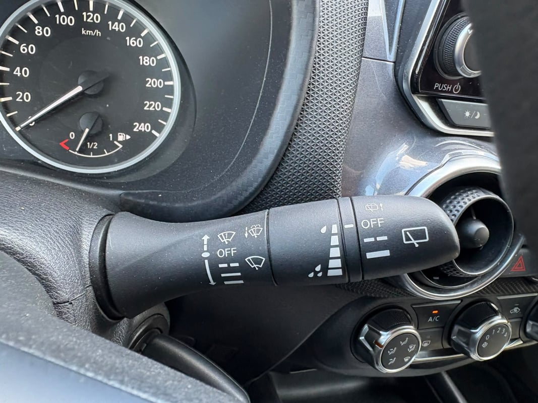 Nissan Juke II 1.0 DIG-T 114 BUSINESS EDITION — 40