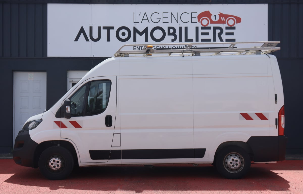 Peugeot Boxer Fourgon L2H2 2.2 BlueHDi 140 (Galerie de Toit, Panneau Solaire, Transformateur) — 2
