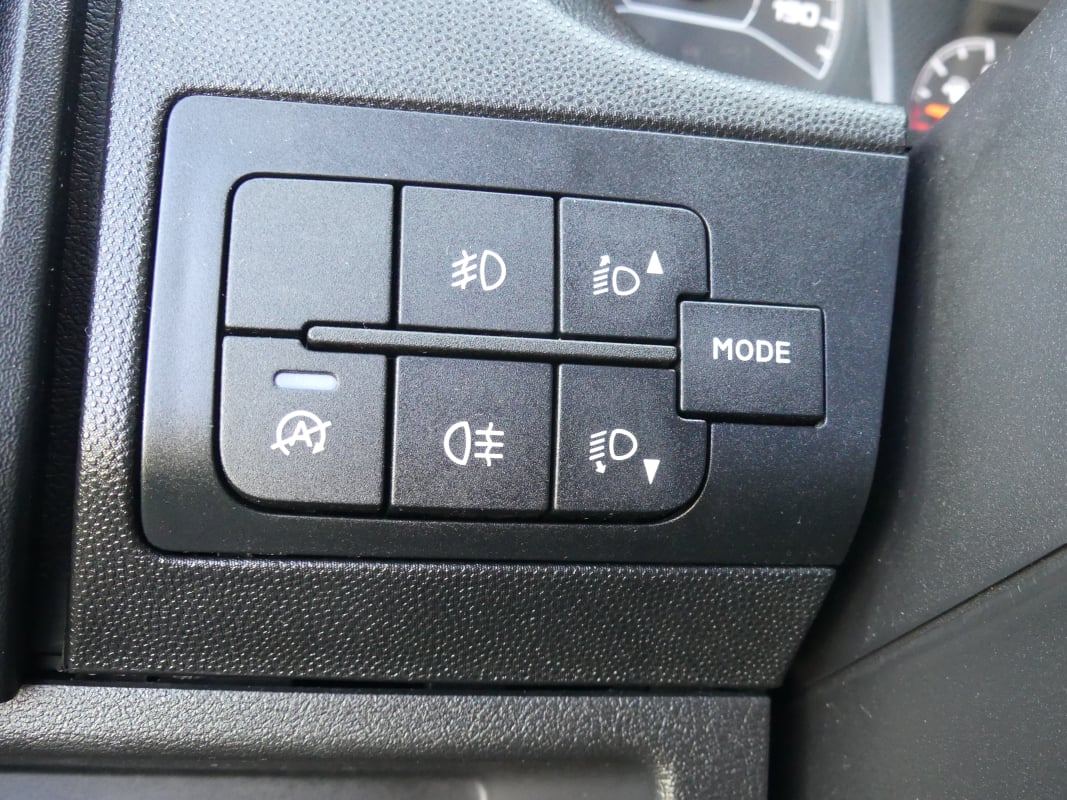 Peugeot Boxer ASPHALT HDI 140 CV L1H1 — 23