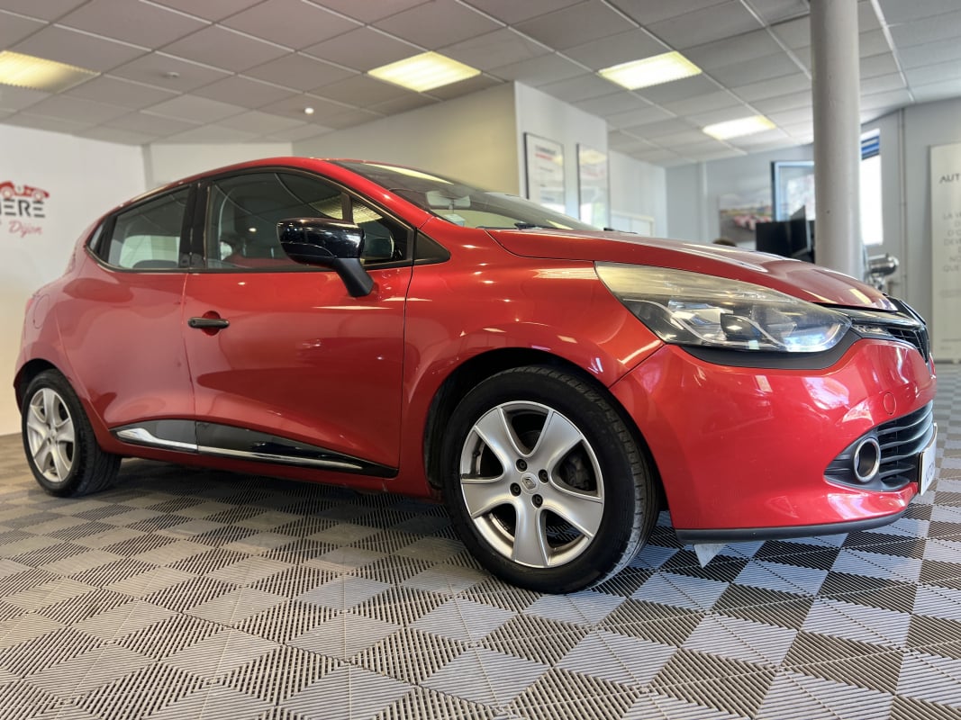 Renault Clio IV 0.9 TCe eco2 90 CV — 2