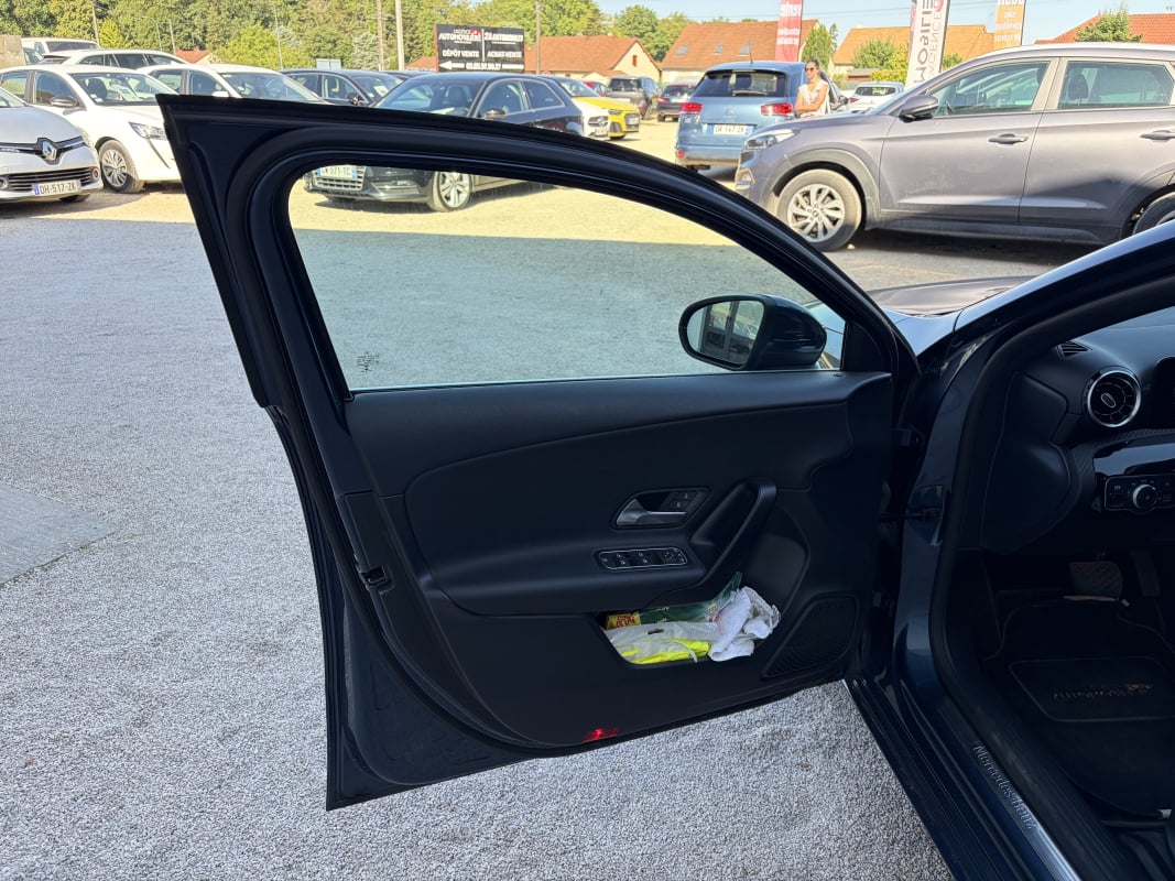 Mercedes-Benz Classe A 2.0 180d 8G-DCT- 116cv STYLE LINE — 24