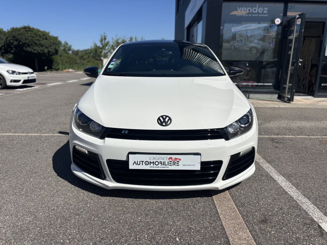 Volkswagen Scirocco R 2.0 TFSI 16V DSG6 308CV BVA - DYNAUDIO — 2