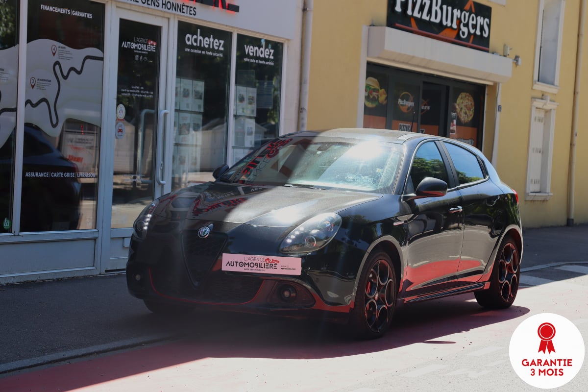 Alfa Romeo Giulietta 1.6 JTDM 120 Sprint BVA (Toit panoramique, Caméra, CarPlay) — 1