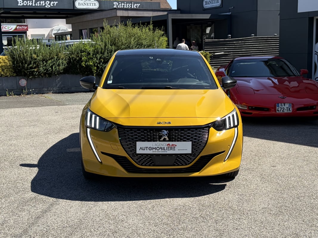 Peugeot 208 1.2 PURETECH 100 GT LINE EAT8 - CARPLAY - CAMERA DE RECUL — 2