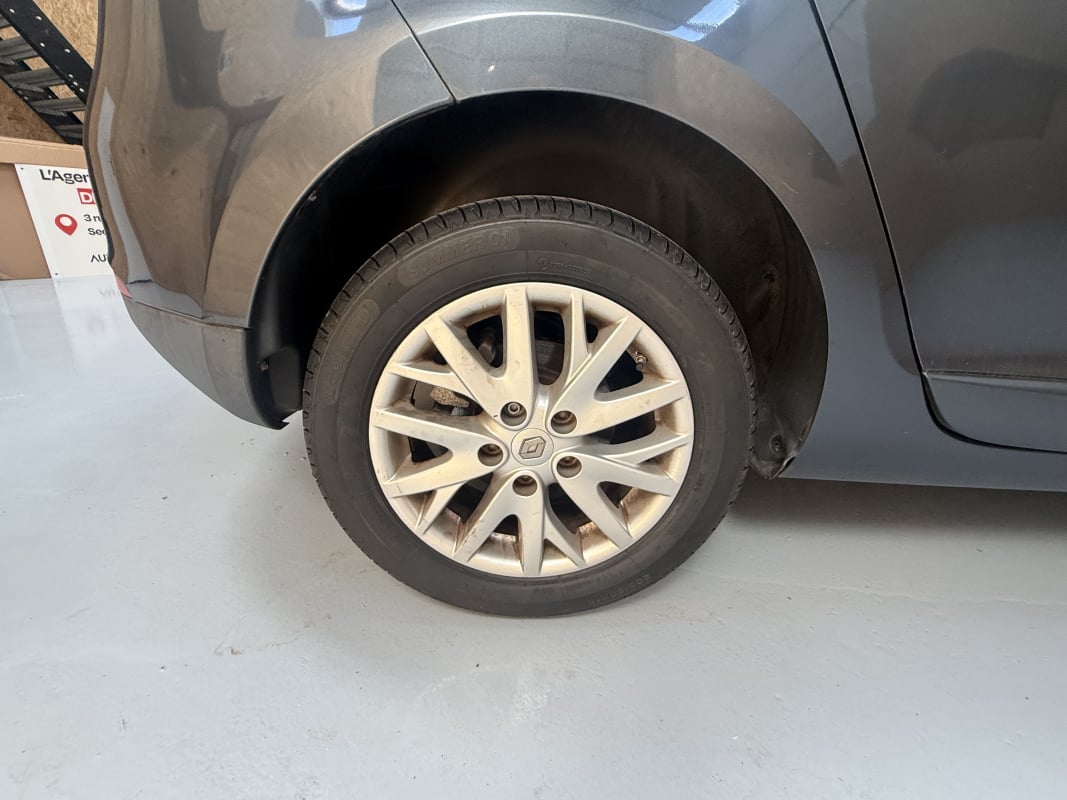 Renault RENAULT MEGANE III TCE 115 Energy eco2 Zen — 27