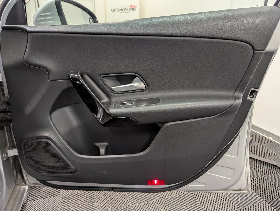 Mercedes-Benz Classe A IV 180 D BUSINESS LINE 7G-DCT — 31