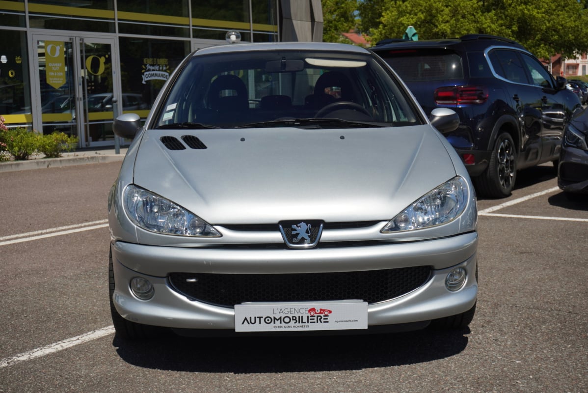 Peugeot 206 1.6e 16v BVA Trendy Equipée Handicapé — 2