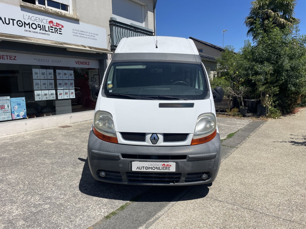 Renault Trafic VAN AMÉNAGÉ L1H2 1.9 dCi 100 cv - Attelage — 2