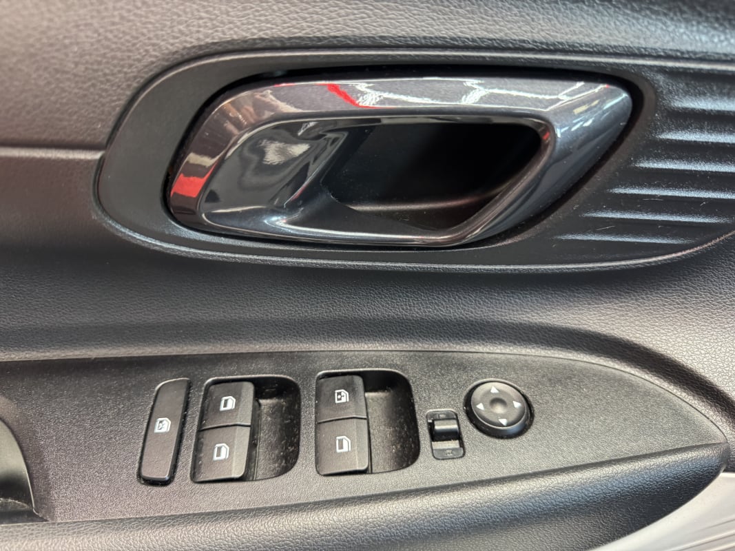 Hyundai i20 1.0 T-GDI 100CH HYBRID BUSINESS — 39