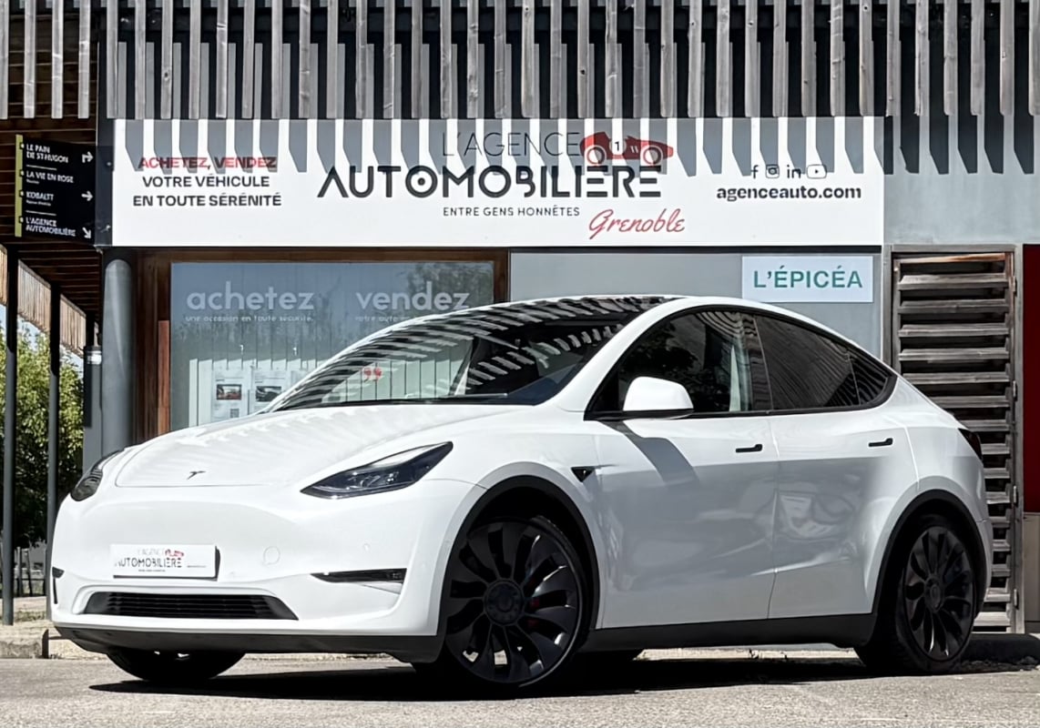 Tesla Model Y Dual Motor Performance AWD / Attelage